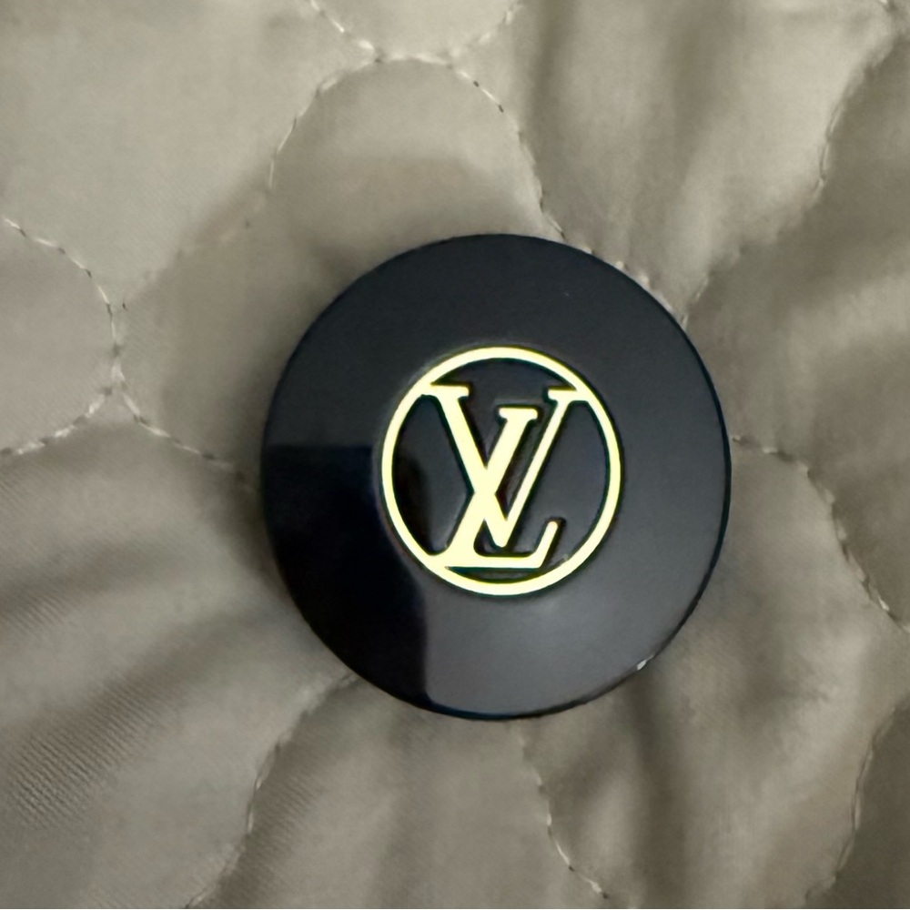 Louis Vuitton Black and Gold Magnetic Lid